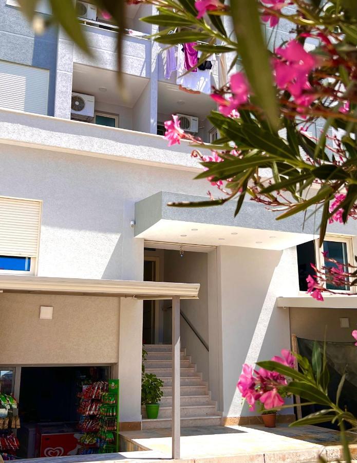 Flors Apartments Durres Ngoại thất bức ảnh