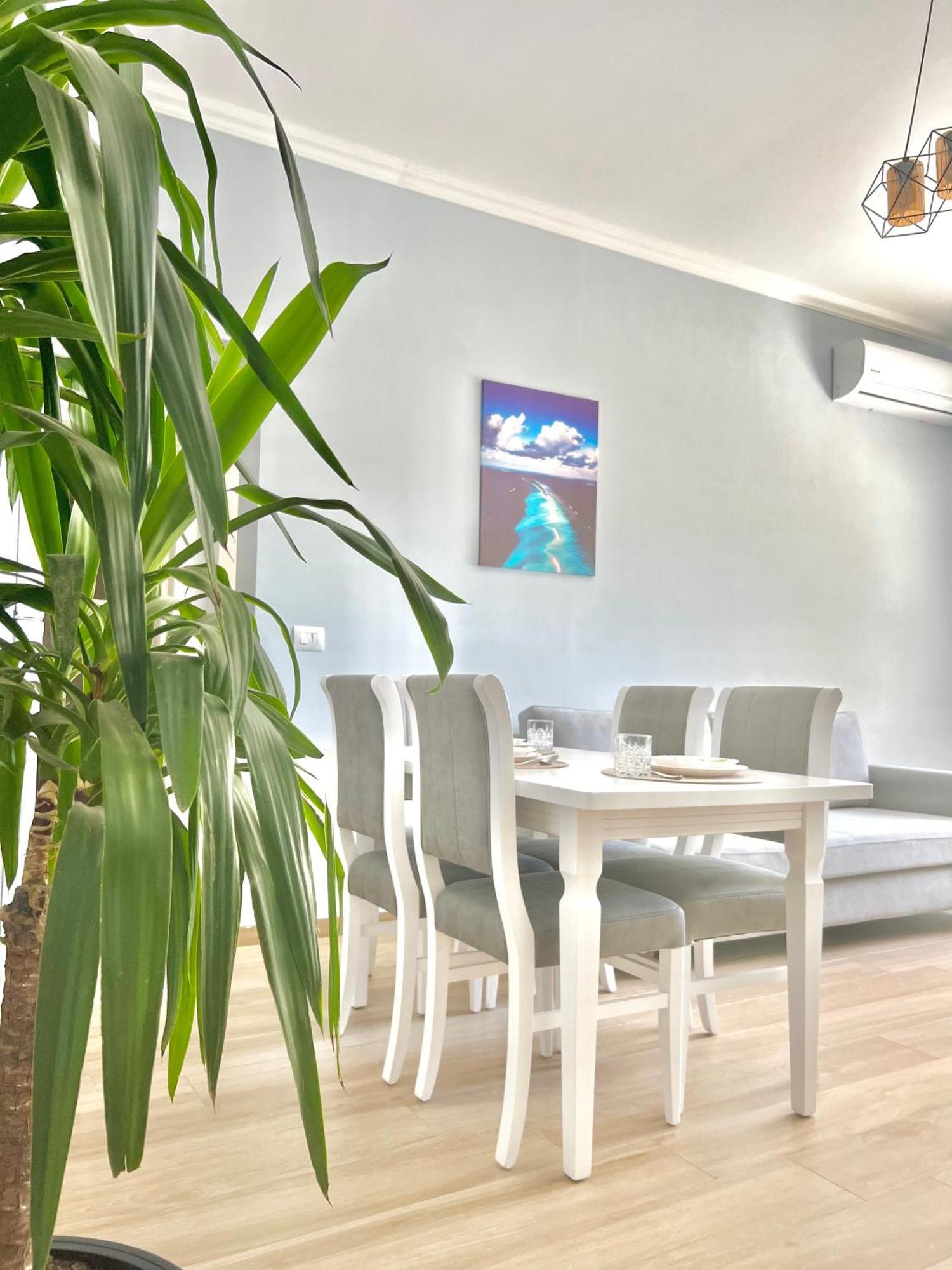 Flors Apartments Durres Ngoại thất bức ảnh