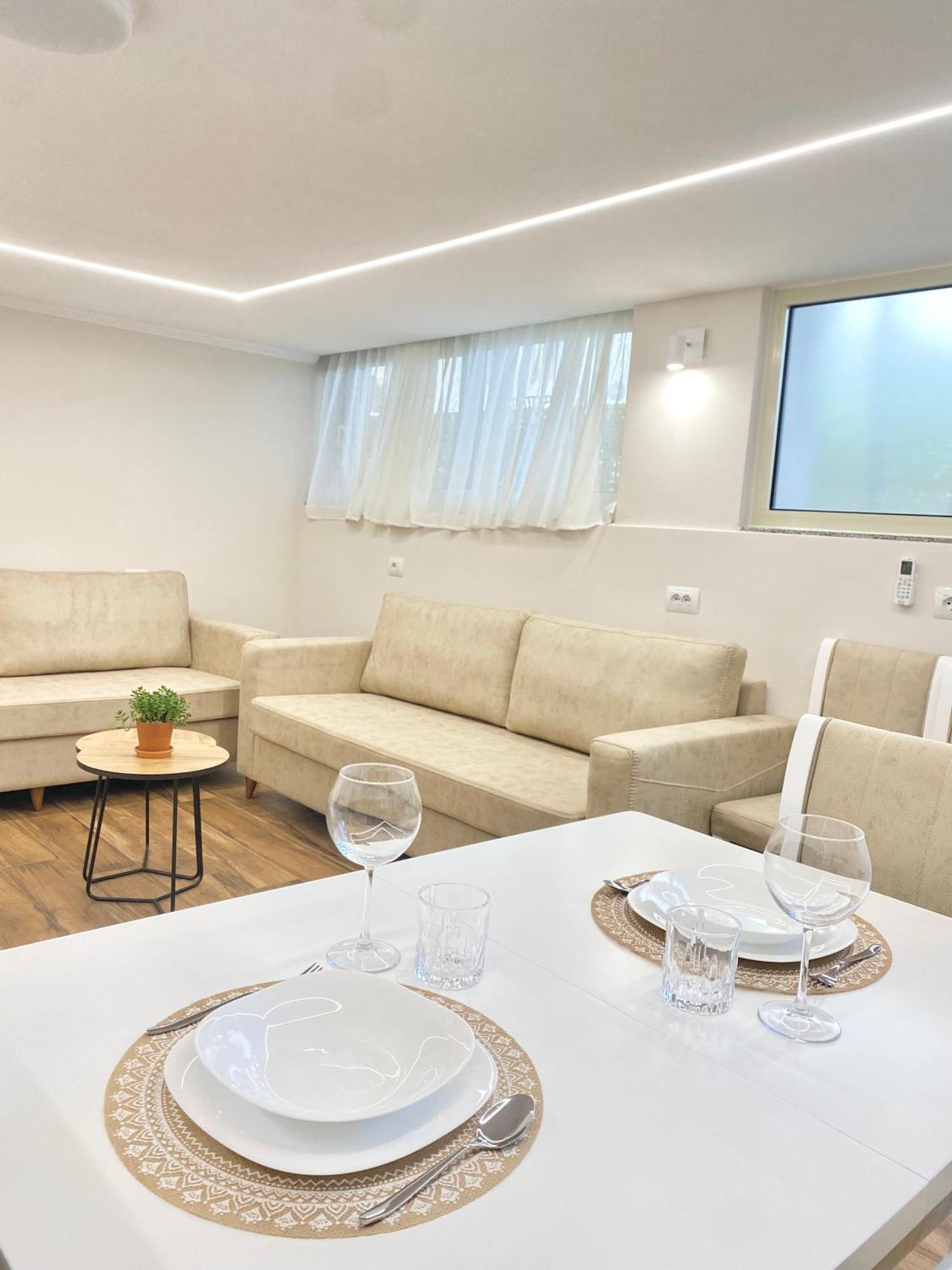 Flors Apartments Durres Ngoại thất bức ảnh