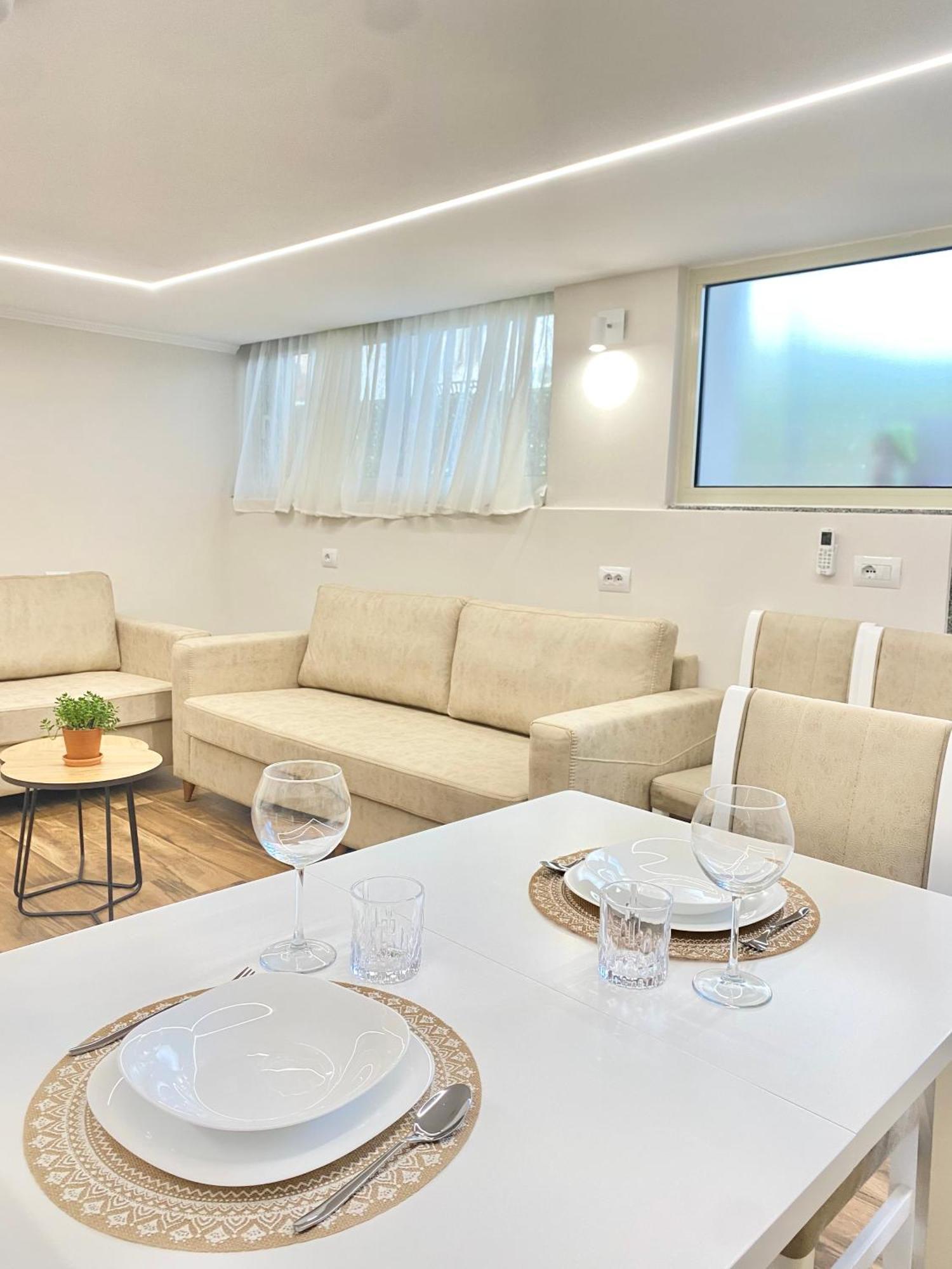 Flors Apartments Durres Ngoại thất bức ảnh